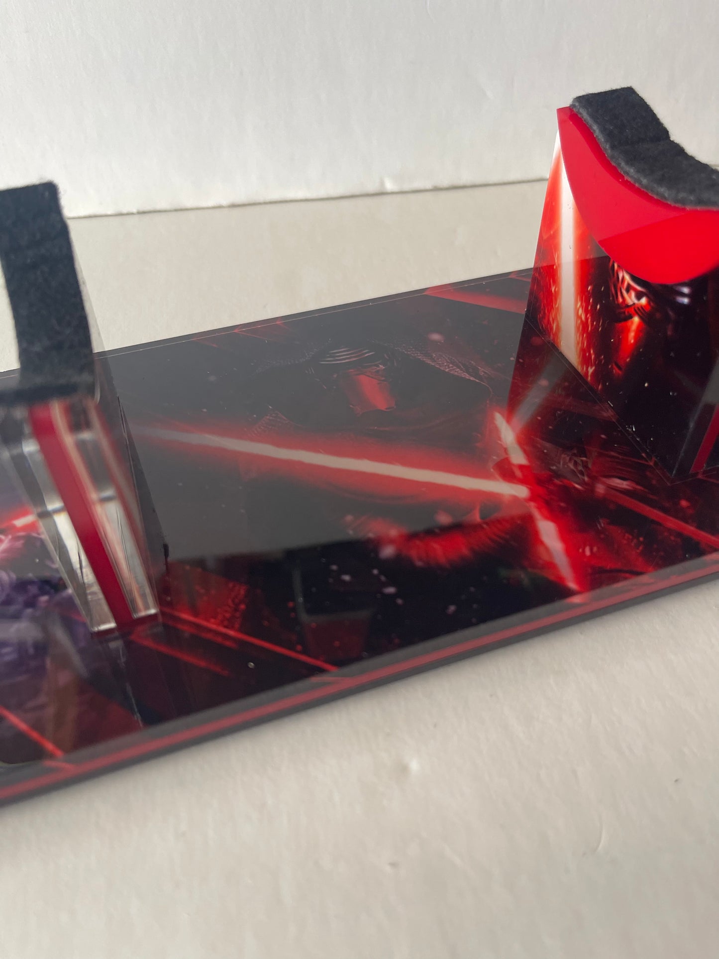 STAR WARS IMAGE LIGHTSABER STAND - KYLO REN - RED